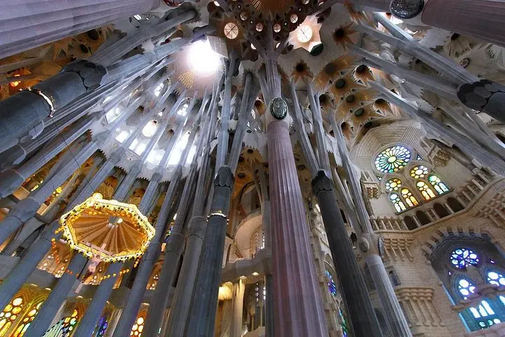 Tour de la Sagrada Familia con guía – privado y en grupos pequeños