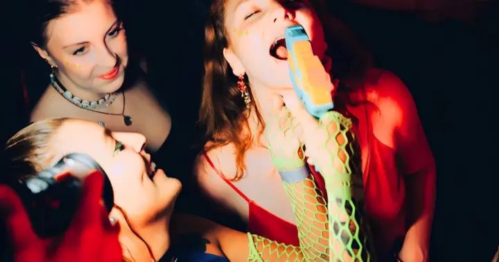 Lisbon: Women‑Led Nightlife Bar Crawl with Games & Entry