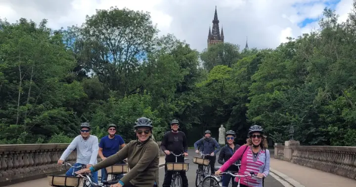 Glasgow: City Highlights Guided Bike Tour