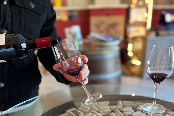 Tour de vino y queso de día completo por Aix-en-Provence desde Marsella