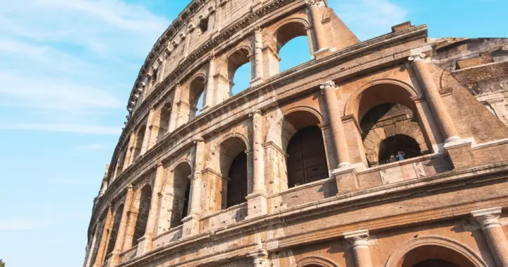 Entrada al Coliseo, al Foro Romano y al Monte Palatino y audioguía.