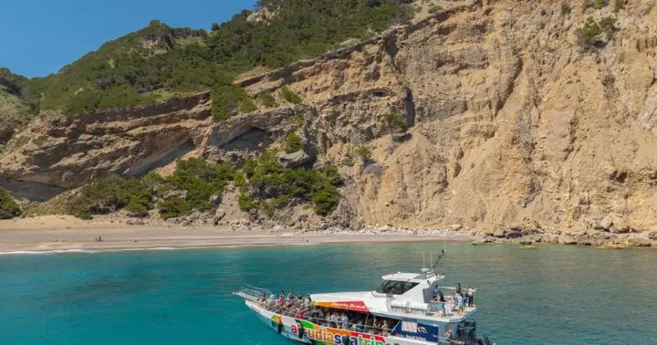 Alcudia: Excursión en barco por las cuevas y la costa con snorkel
