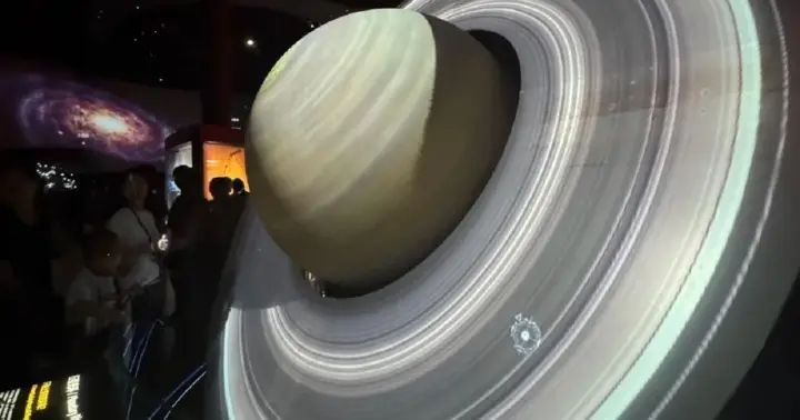 Shanghai: Pase de Galerías y Arquitectura del Museo de Astronomía