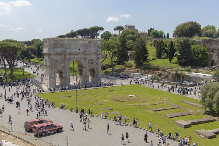 Coliseo con acceso por la Puerta de los Gladiadores, Foro Romano y Palatino