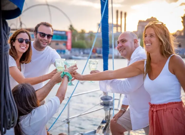 Vela y cata de vinos con sumiller experto en Barcelona