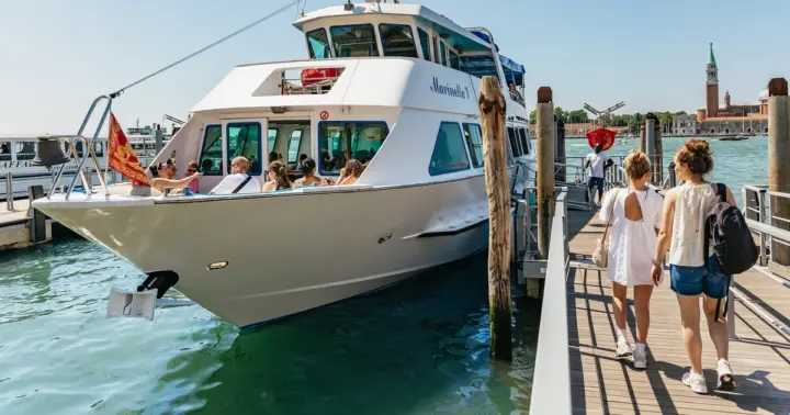 Venice: Burano, Torcello & Murano Boat Tour w/Glassblowing