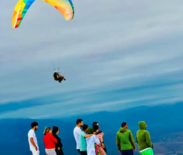 Marrakech: parapente, quad y cena en el desierto