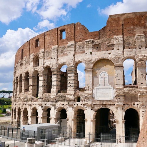 Coliseo y Foro Romano + Visita guiada exprés