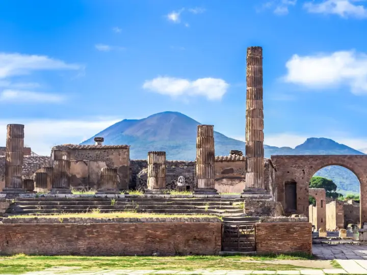 From Naples Port: Pompeii and Amalfi Coast Day Trip