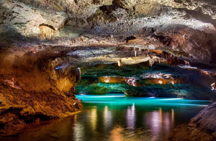 Valencia: excursión de 1 día a las cuevas de San José y a una cascada de verano