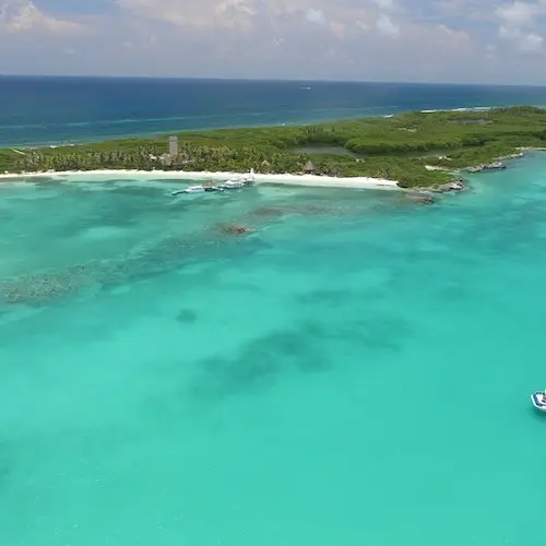 Isla Contoy & Isla Mujeres: Boat and Snorkel Tour from Cancún