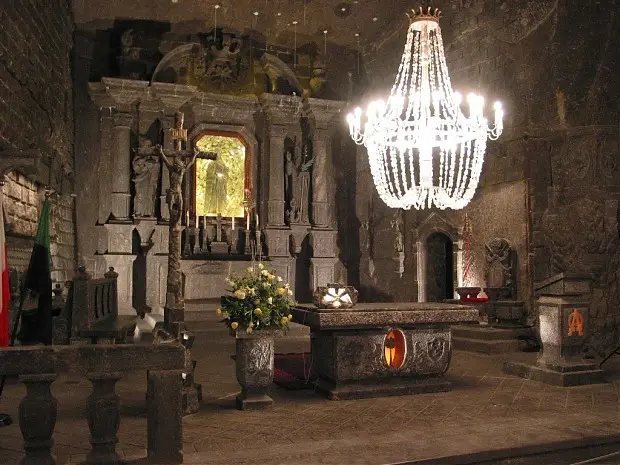 From Kraków: Wieliczka Salt Mine Guided Tour with Transport