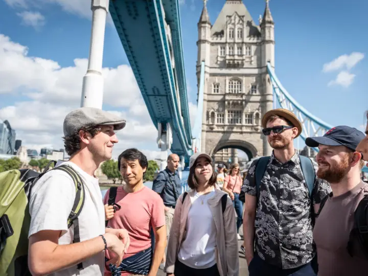 London: Top 30 Sights Walking Tour and Tower Bridge Exhibit