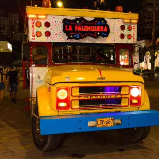 CARTAGENA: Super fiesta en chiva típica con animador por 2 horas y disco!