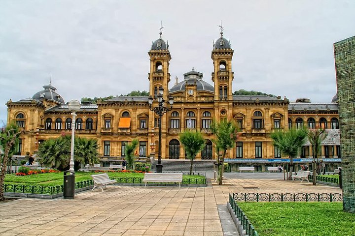 Tour privado a pie por la ciudad con Monte Igeldo