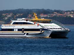 Ferry a la isla de San Simón