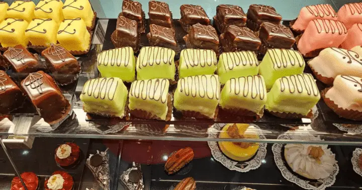 From Basel: Zurich Tour with Chocolate tasting & Lake Cruise