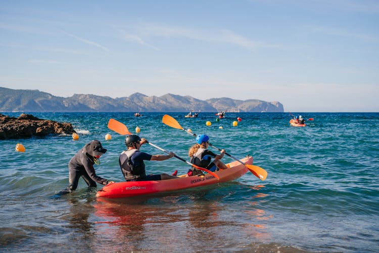 Excursión guiada en kayak de mar con snorkel en Alcudia