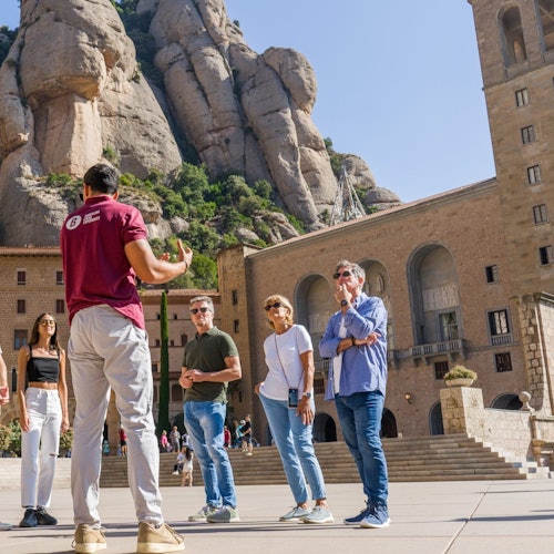 Montserrat: Visita Guiada desde Barcelona + Acceso Moreneta + Traslado