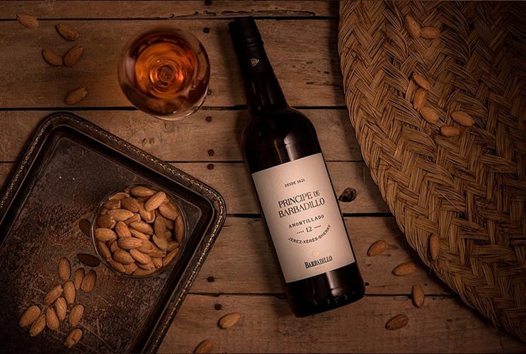 Visita a bodega con cata de tres vinos en Sanlúcar