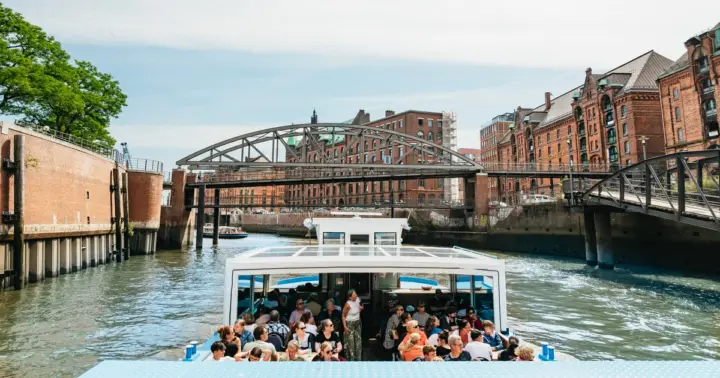 Hamburgo: crucero XXL de 2 horas por el puerto de Hamburgo