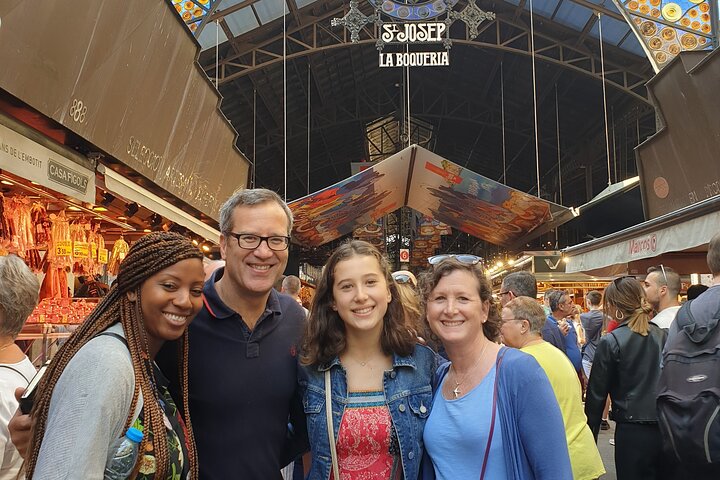 Sabor de Barcelona: Mercado de la Boquería, Tour de Tapas e Historia