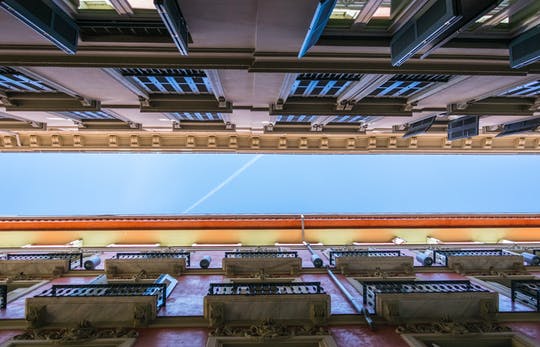 Visita guiada a los lugares fotogénicos de Málaga con un local.