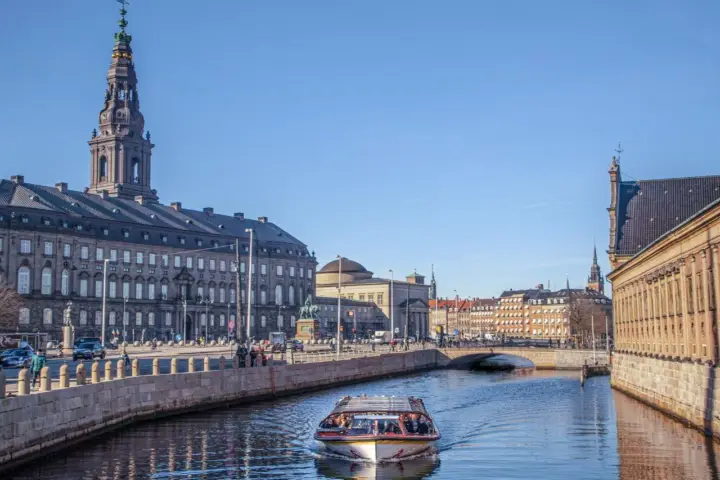 Copenhague: paseo en barco por los canales con bebidas incluidas