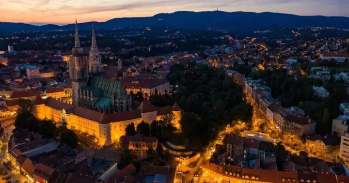 Zagreb: tour a pie por lo más destacado con guía