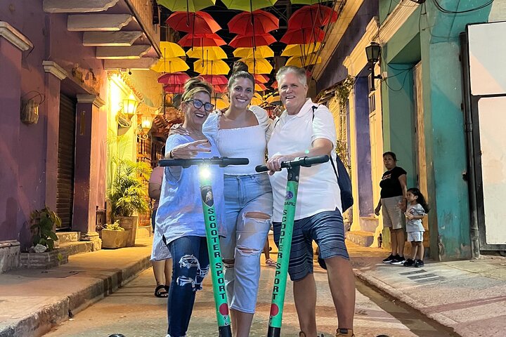 CITY TOUR EN PATINETA SEGWAY POR LA CIUDAD AMURALLADA y GETSEMANI