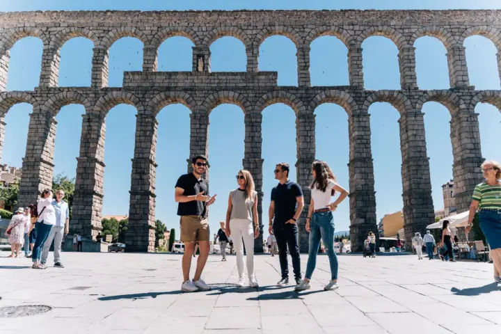 Desde Madrid: excursión guiada de 1 día a Segovia, Ávila y Toledo