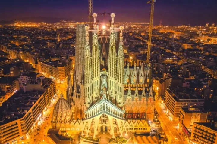 Tour guiado oficial por la Sagrada Familia con acceso a la torre
