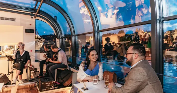 Prague: Sightseeing Dinner Cruise on Open-Top Glass Boat