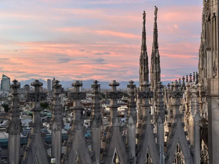 Milan: Duomo Rooftop Guided Tour with Priority Access