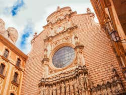 Excursión a Montserrat + Visita a una bodega