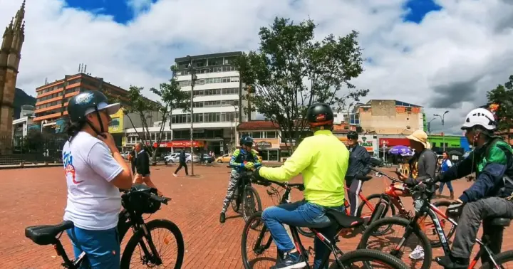 TOUR EN BICICLETA POR EL NORTE DE BOGOTÁ