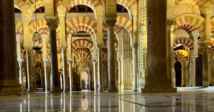 Visita la Mezquita-Catedral. No incluye ticket de entrada
