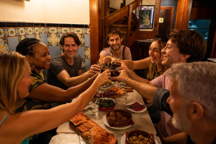 Tour en grupo pequeño por el Barrio Gótico VIP de Barcelona