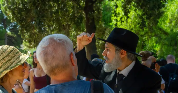 Gaudí cobra vida: tour teatralizado por el exterior de Sagrada Familia