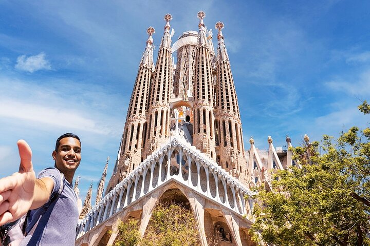 Vía Rápida: Visita Guiada a la Sagrada Familia