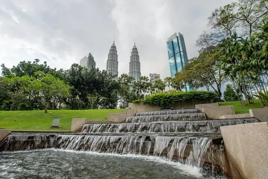 Tour combinado de Grand Kuala Lumpur y Batu Caves con Putrajaya