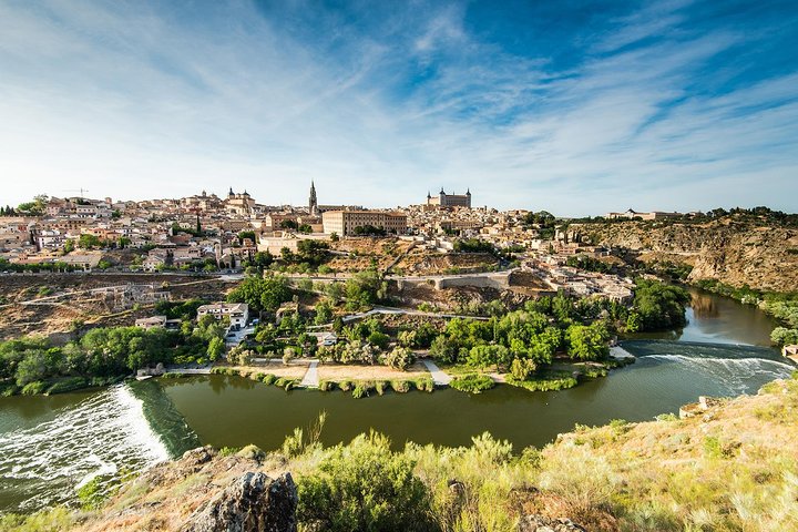 Experiencia en Toledo Tour & Viñedo con Cata de Vinos desde Madrid