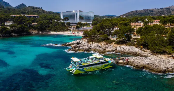 Font de Sa Cala: East Coast Glass-Bottomed Catamaran Tour