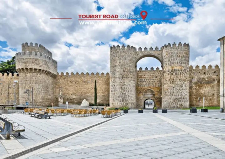 Madrid: Tour privado Ávila - Segovia con Ruta de Tapas