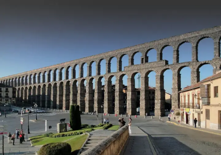 Segovia: Excursión desde Madrid con guía cultural y furgoneta