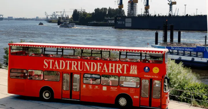 Descubrir Hamburgo: Tour en autobús con crucero por el puerto y el lago Alster