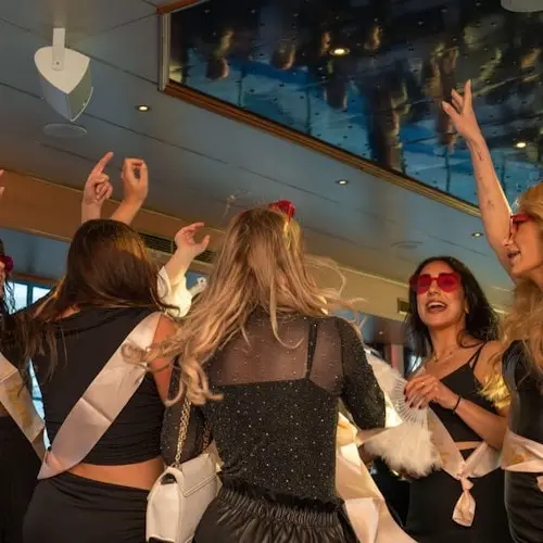 Hamburgo: Fiesta en barco el sábado por la noche en el río Elba