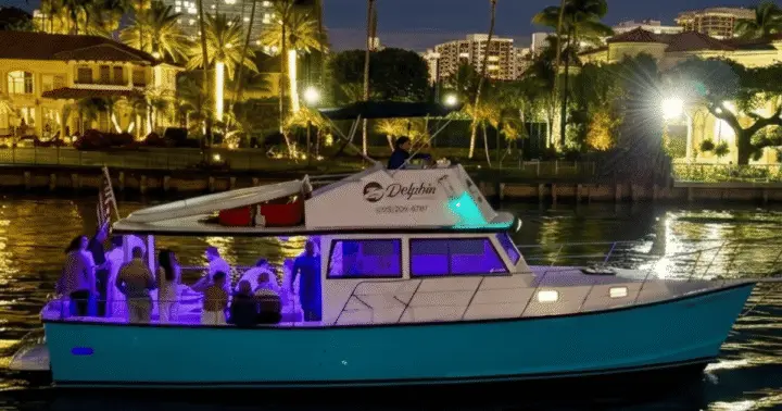 Miami: Floating Club Party Boat Cruise with BYOB