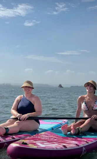 Clases de surf de remo y gastronomía caribeña en Cartagena