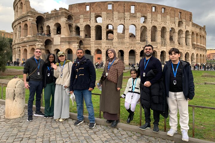 Tour semiprivado al Coliseo + Foro Romano y acceso a la colina del Palatino